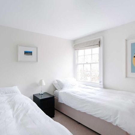 Stylish Three Bedroom Apartment In Heart Of City Bath Exterior foto
